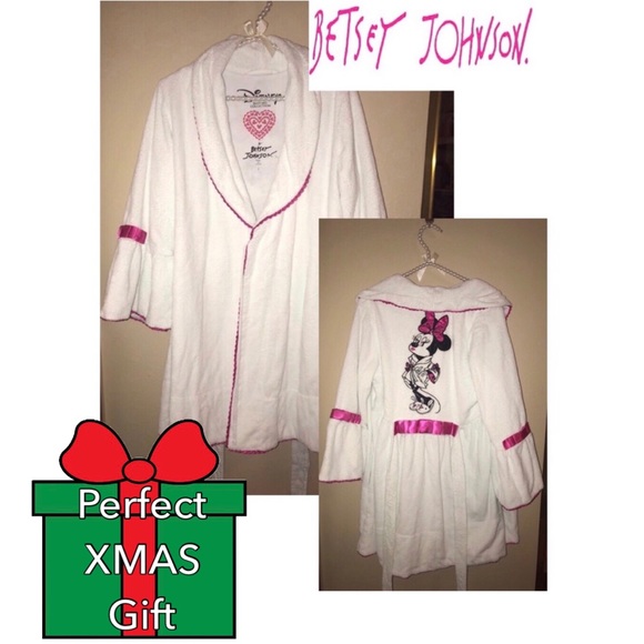 Betsey Johnson x Disney Robe - Picture 8 of 8